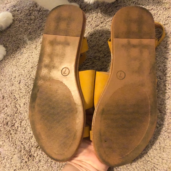 Universal Threads Sandals - Picture 2 of 2